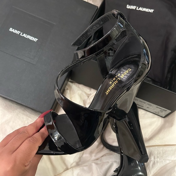 Saint Laurent Niki Black Patent Crossed Sandals (Sz. 40) - Picture 4 of 8
